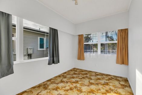Photo of property in 48 Wainui Avenue, Point Chevalier, Auckland, 1022