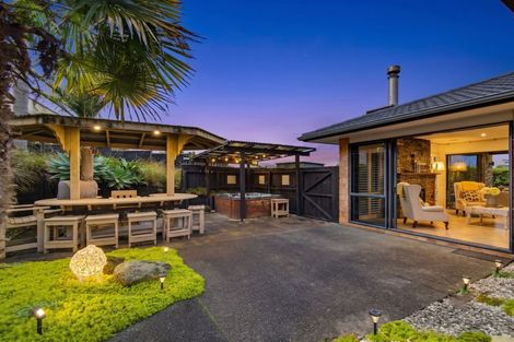 Photo of property in 14 Jenny Lane, Waiuku, 2123