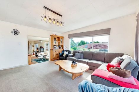 Photo of property in 52b Weldene Avenue, Glenfield, Auckland, 0629