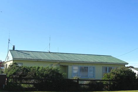 Photo of property in 32 Koromiko Street, Otaki Beach, Otaki, 5512