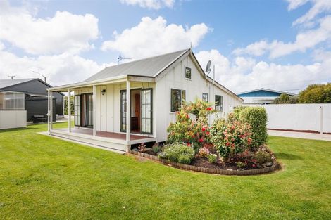 Photo of property in 121/123 High Street, Bulls, 4818