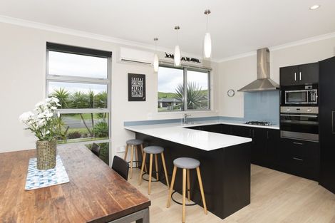 Photo of property in 8 Hamilton Drive, Wainui, Gisborne, 4010