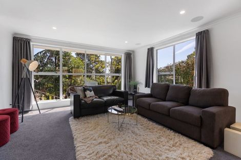 Photo of property in 5 Brixham Place, Merrilands, New Plymouth, 4312