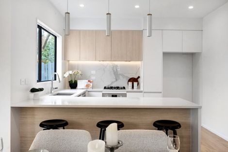 Photo of property in 16 Gosford Drive, Botany Downs, Auckland, 2010