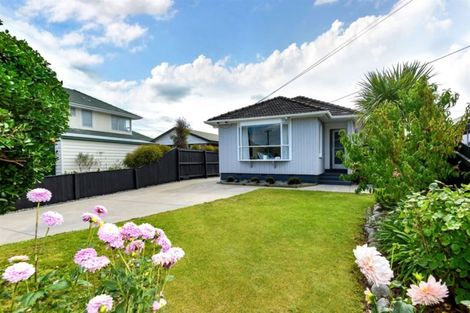 Photo of property in 56 Pacific Road, North New Brighton, Christchurch, 8083