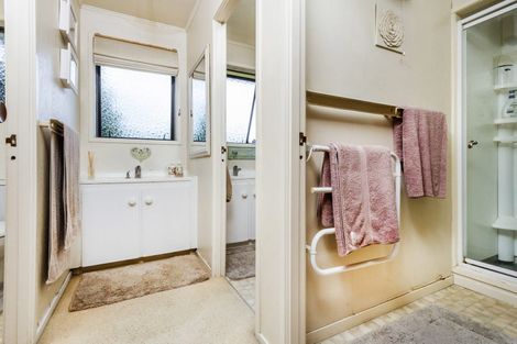 Photo of property in 11 Serrata Place, Browns Bay, Auckland, 0630