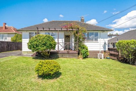 Photo of property in 82 Kelman Road, Kelston, Auckland, 0602