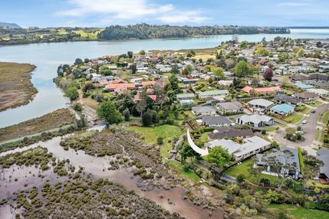 Photo of property in 21 Riverside Place, Katikati, 3129