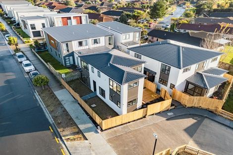 Photo of property in 1/32 Tapuwae Way, Mangere Bridge, 2022