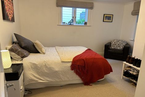 Photo of property in 10b Oriental Terrace, Mount Victoria, Wellington, 6011