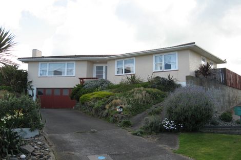 Photo of property in 6 Kapiti Terrace, Castlecliff, Whanganui, 4501