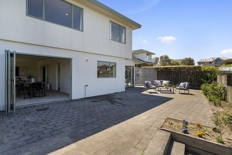 Photo of property in 5 Padstow Place, Camborne, Porirua, 5026