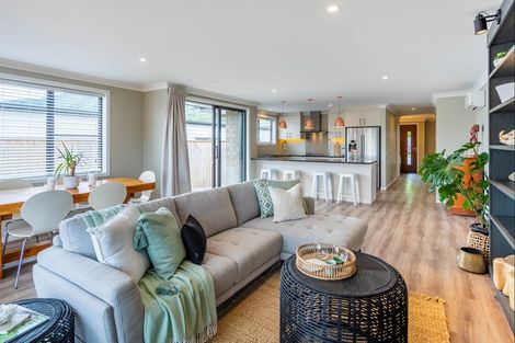 Photo of property in 11 Mahia Lane, Waikanae, 5036