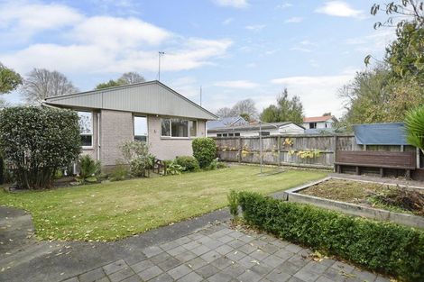 Photo of property in 2/38 Dee Street, St Albans, Christchurch, 8014