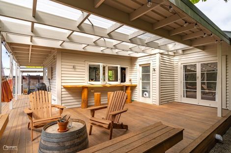 Photo of property in 65 Brandon Street, Featherston, 5710