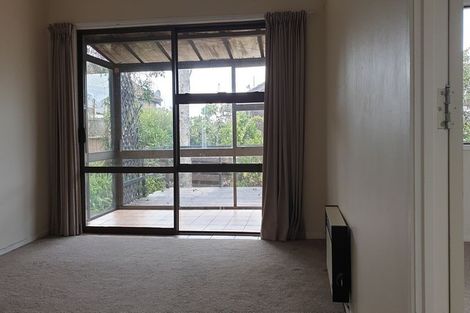 Photo of property in 1/43 Eastcliffe Road, Castor Bay, Auckland, 0620