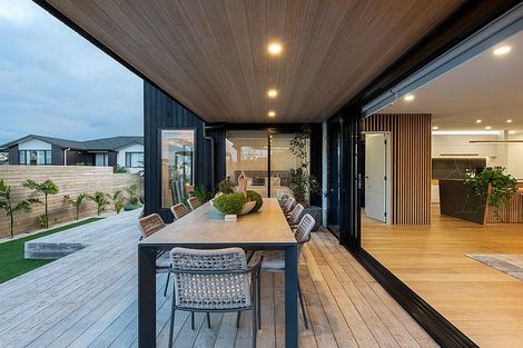 Photo of property in 17 Bearing Parade, Long Bay, Auckland, 0630