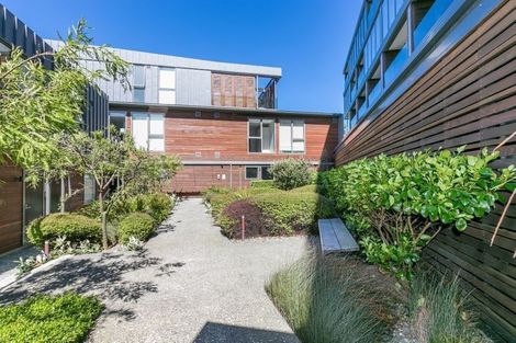 Photo of property in Patent 326 Apartments, 326 Evans Bay Parade, Hataitai, Wellington, 6021