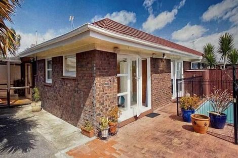 Photo of property in 2/56 Great South Road, Papatoetoe, Auckland, 2025