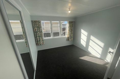 Photo of property in 77 Mould Street, Waitara, 4320