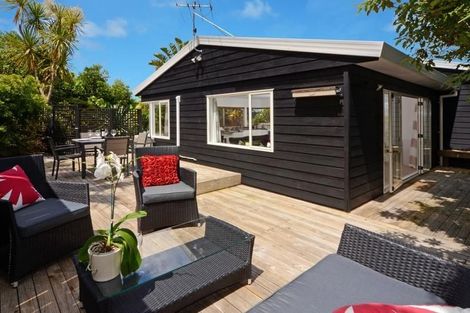 Photo of property in 1/1 Heathglen Place, Bayview, Auckland, 0629