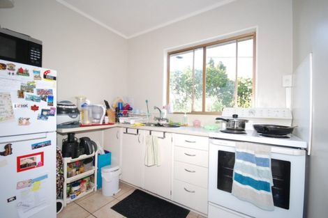 Photo of property in 1b/88 Aroha Avenue, Sandringham, Auckland, 1025