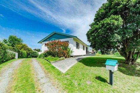 Photo of property in 6 Oratia Street, Waikanae Beach, Waikanae, 5036