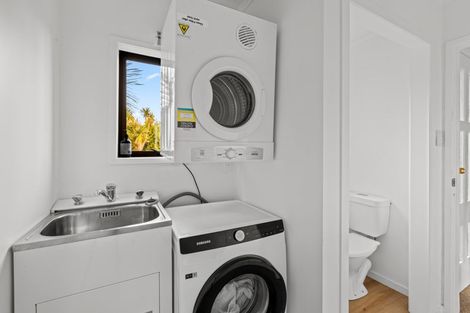 Photo of property in 3 Leigh Road, Leigh, 0985