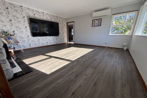 Photo of property in 84 Glendene Avenue, Glendene, Auckland, 0602