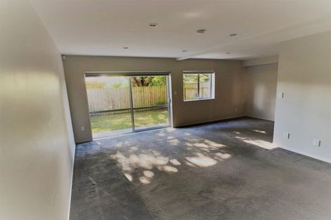 Photo of property in 3/45a Swanson Road, Henderson, Auckland, 0610