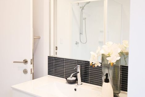 Photo of property in 1 Mangatainoka Lane, Awapuni, 4412