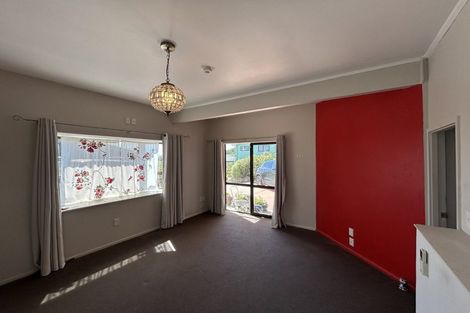 Photo of property in 49 Kakariki Grove, Waikanae, 5036