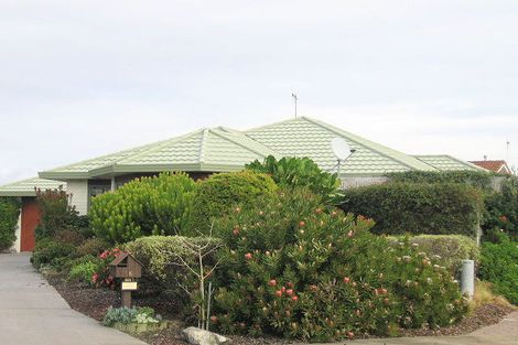 Photo of property in 16 Saint James Court, Paraparaumu, 5032