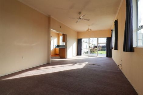 Photo of property in 60 Timaru Road, Waimate, 7924