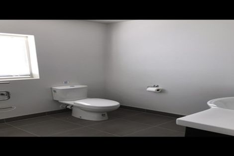 Photo of property in 757 East Coast Road, Northcross, Auckland, 0630