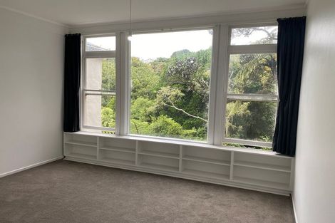 Photo of property in 128 Trelissick Crescent, Ngaio, Wellington, 6035