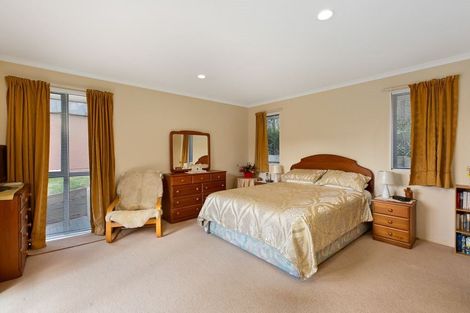Photo of property in 11 Toledo Avenue, Henderson, Auckland, 0612