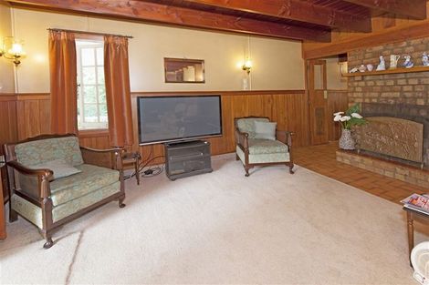 Photo of property in 130 Boord Crescent, Kumeu, 0891