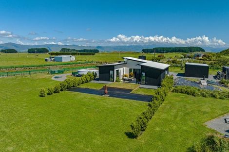 Photo of property in 858d Rangiotu Road, Rangiotu, Palmerston North, 4477