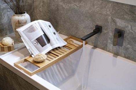 Photo of property in 69b Chivalry Road, Glenfield, Auckland, 0629