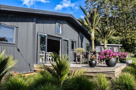 Photo of property in 6 The Strand, Whakapirau, Maungaturoto, 0583