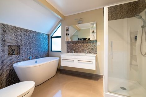 Photo of property in 13 Amner Place, Bluff Hill, Napier, 4110