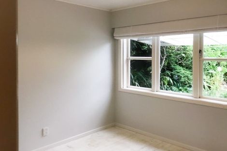 Photo of property in 18 Cave Road, Houghton Bay, Wellington, 6023