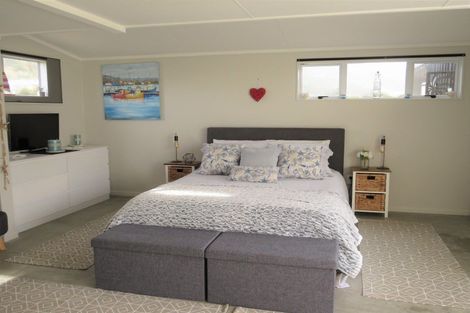 Photo of property in 7 Pukenui Drive, Mahia, 4198
