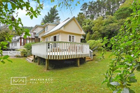 Photo of property in 4 Elmslie Road, Pinehaven, Upper Hutt, 5019
