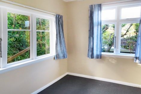Photo of property in 33 Ferry Road, Days Bay, Lower Hutt, 5013