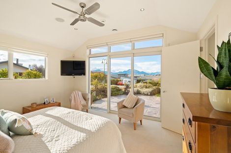 Photo of property in 22 Old Station Avenue, Wanaka, 9305