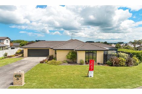 Photo of property in 10 Mccall Drive, Waiuku, 2123