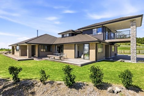 Photo of property in 1 Glendas Way, Acacia Bay, 3385