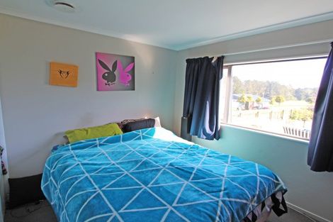 Photo of property in 11a Castor Crescent, Cannons Creek, Porirua, 5024
